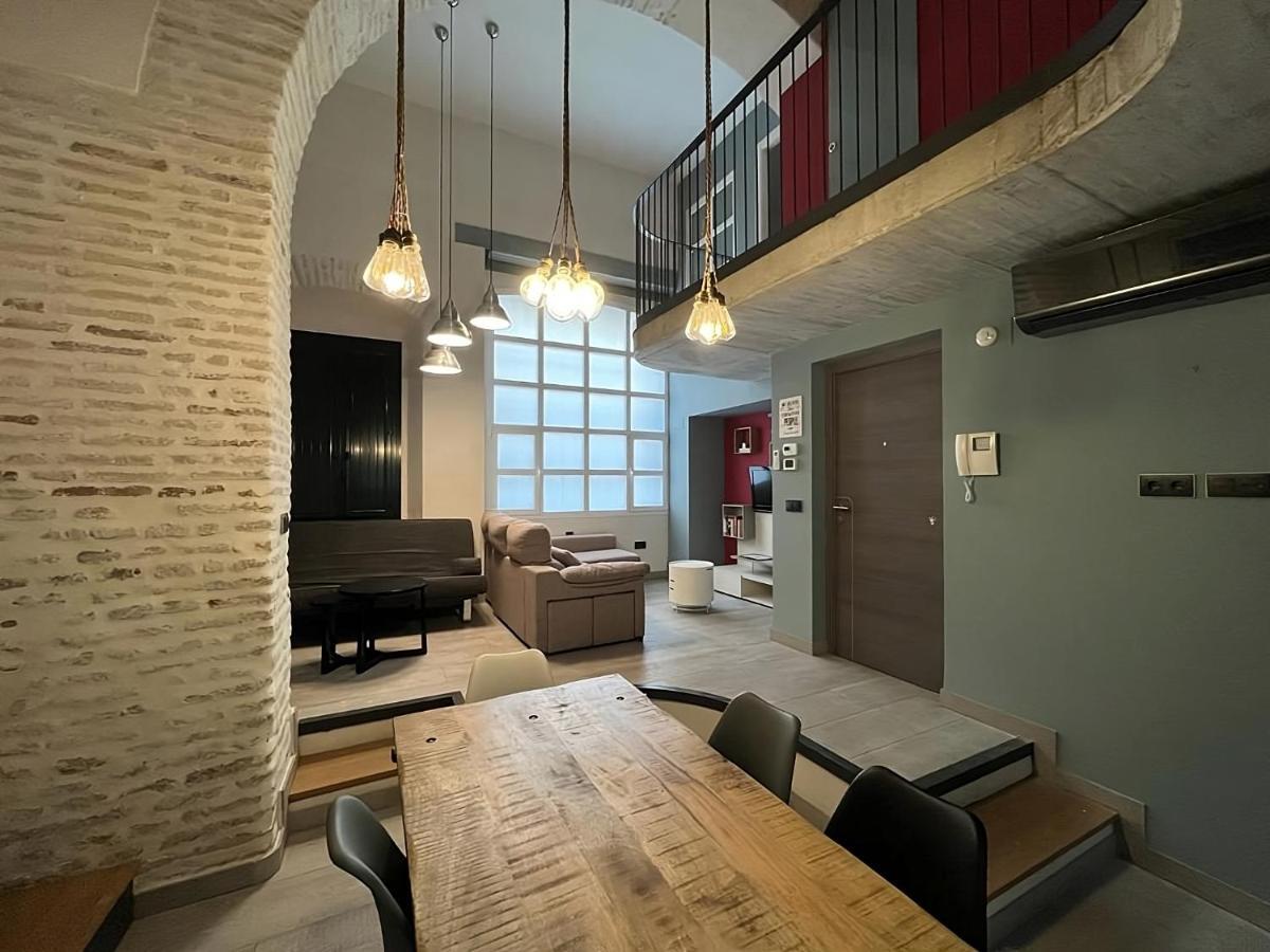 Living Centro Maestranza Appartamento